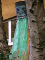 Decoración exterior con lata Frankenstein