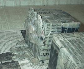 Soportes para libros con tigres de papel maché