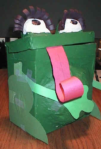 Manualidad rana con papel mache