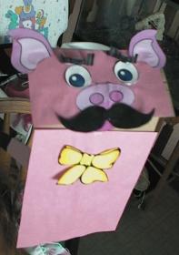 Cerdito títere con bolsa de papel