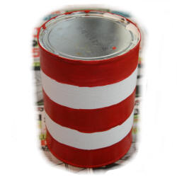 Sombrero alcancía de EE.UU con lata de café